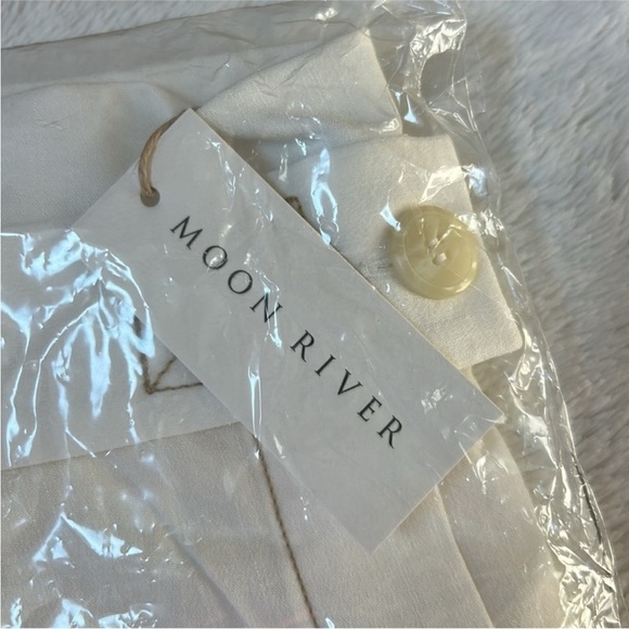 NWT ANTHROPOLOGIE MOON RIVER -  Cream High Waist Women's Shorts (XS,S,XL) - Picture 4 of 5